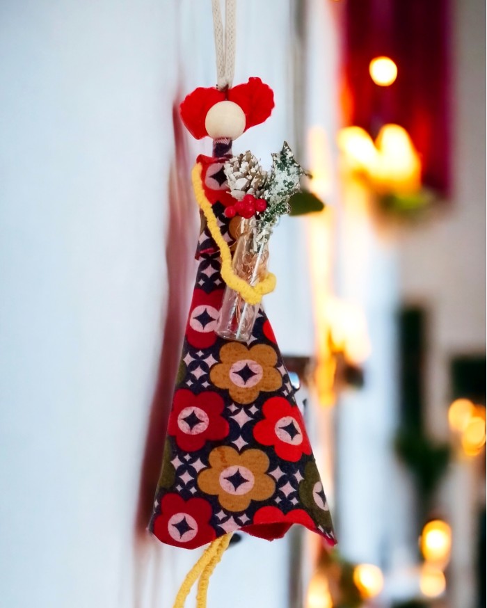 Red garden in a vase!